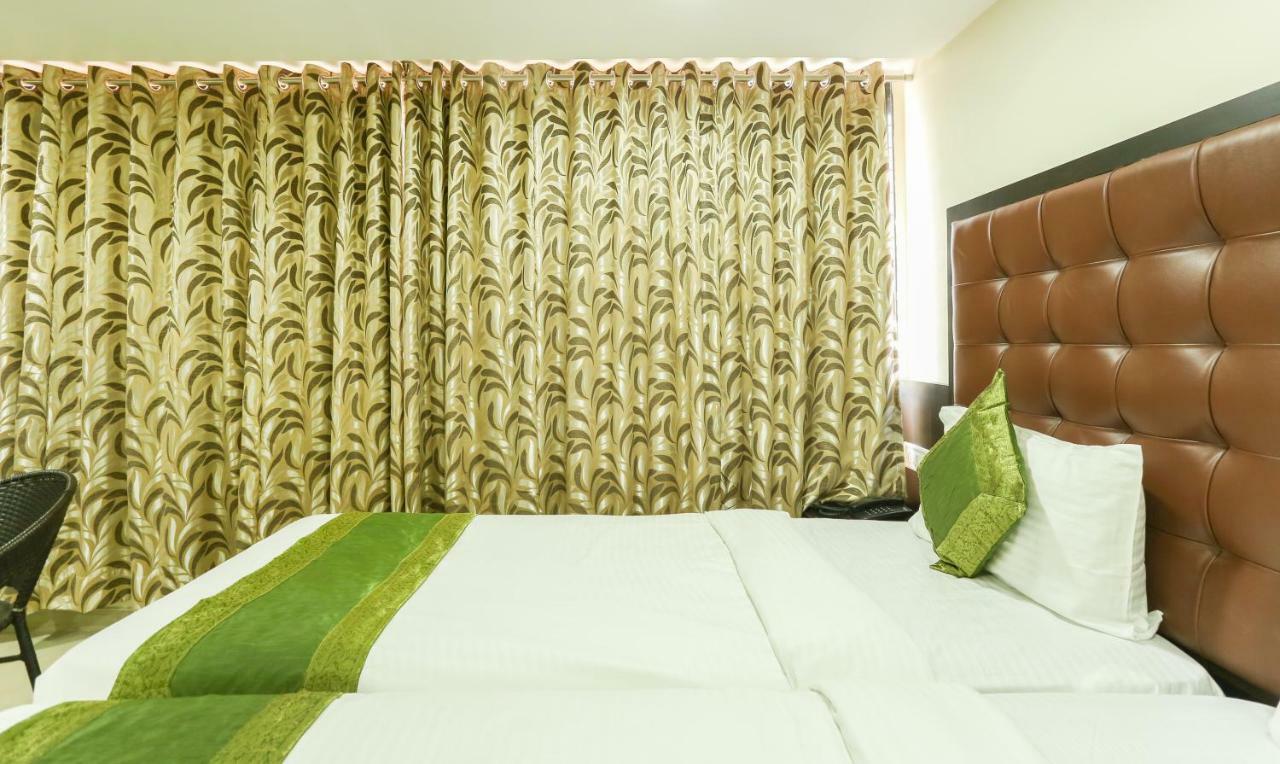 Treebo Trend Aviva Suites ムンバイ エクステリア 写真