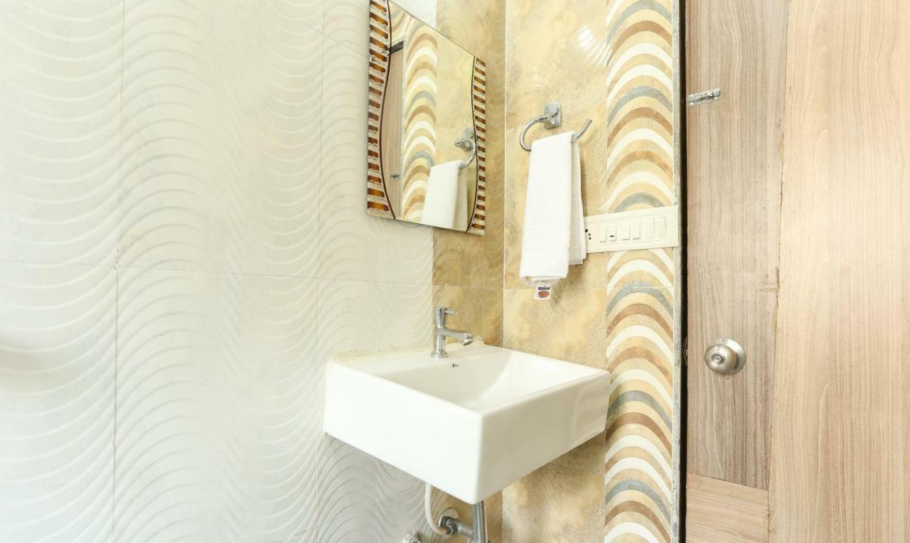 Treebo Trend Aviva Suites ムンバイ エクステリア 写真